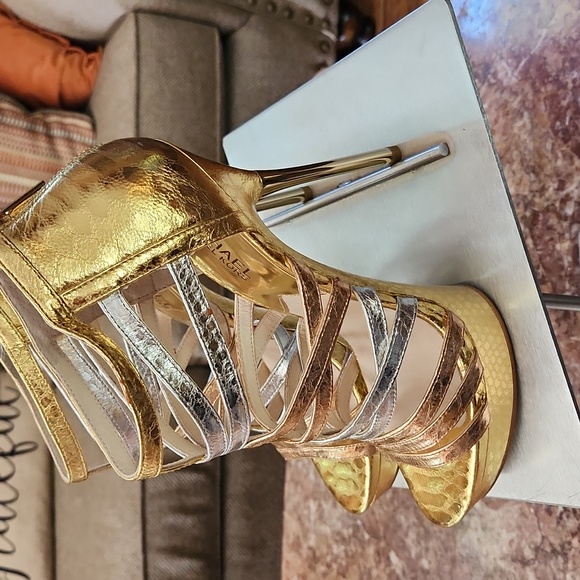 Michael Kors Maddie platform - Picture 3 of 7